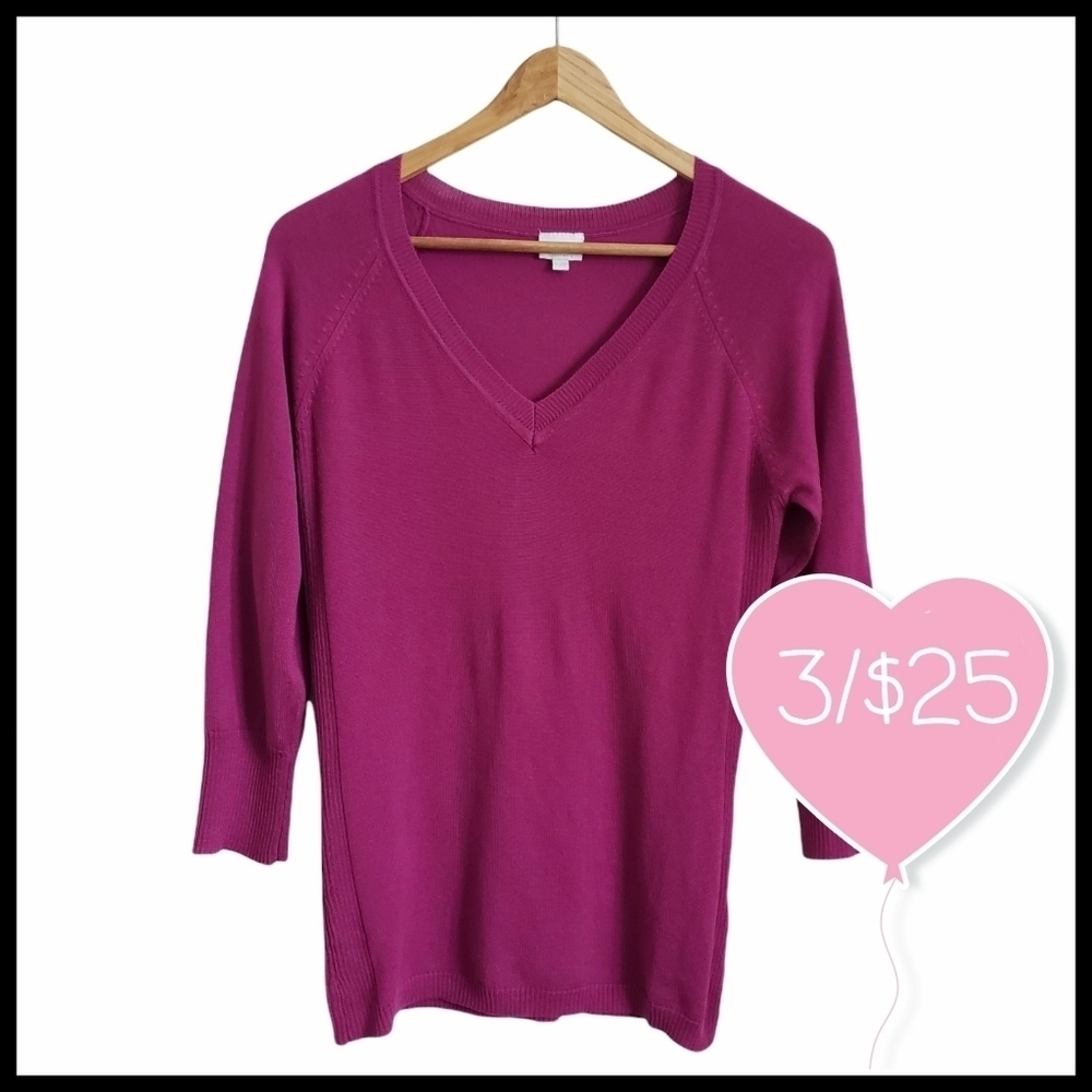 ⭐️3/$25⭐️ Suzy Shier Light Knit Sweater Vneck 3/4 Sleeves